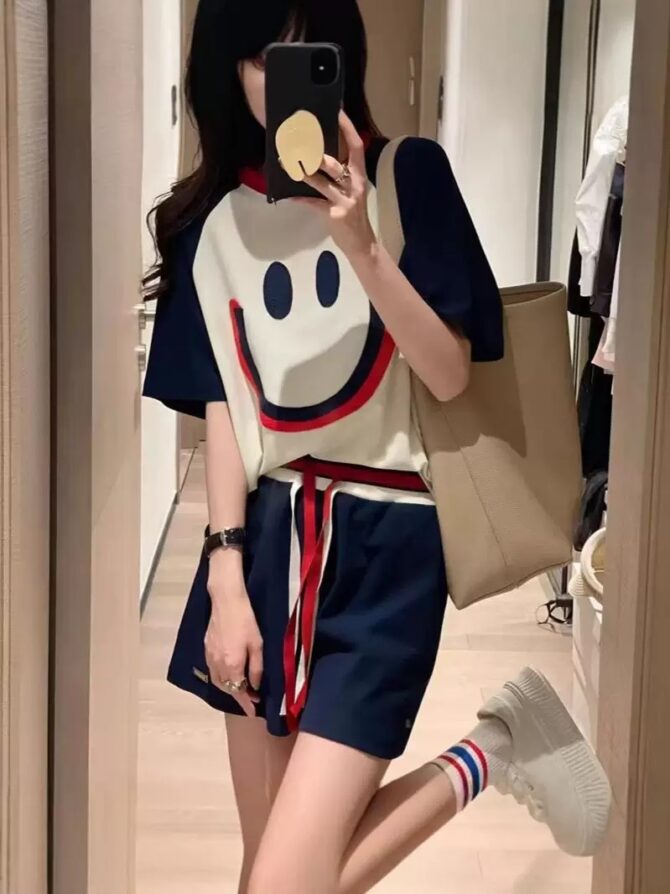 Summer Embroidered Smiley Face Two-Piece Set – Korean Style Loose Fit Casual Sportswear for Women - 图片 2