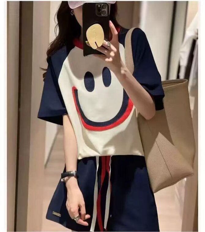 Summer Embroidered Smiley Face Two-Piece Set – Korean Style Loose Fit Casual Sportswear for Women - 图片 4