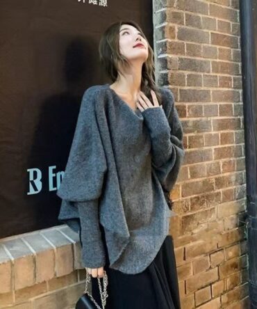 Irregular V-neck bat sleeve sweater