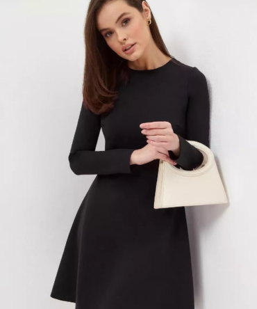 Long-sleeved classic dress