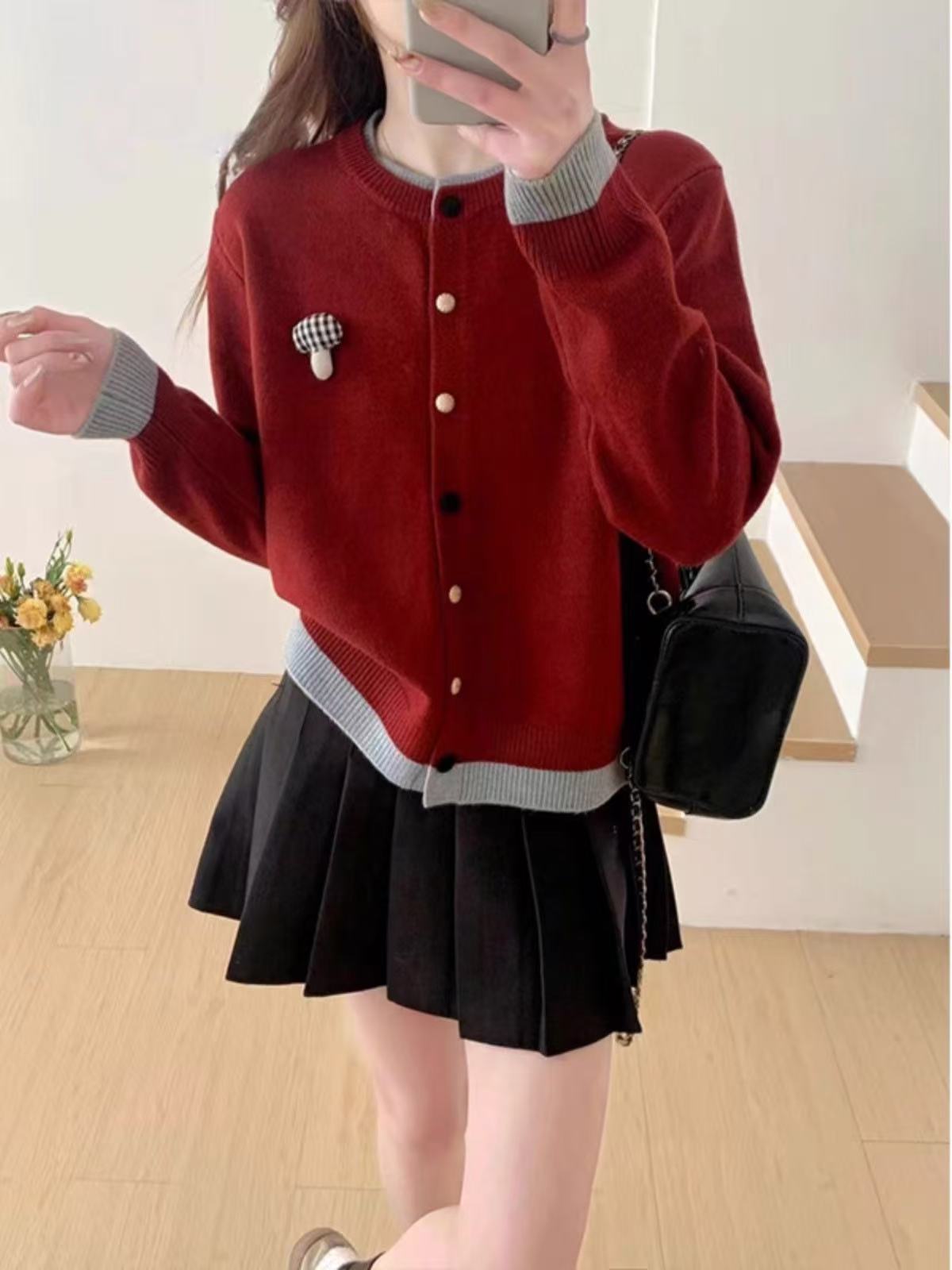 Contrasting round-neck knitted cardigan - 图片 2