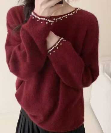 Pearl-decorated round-neck sweater