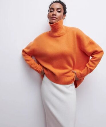 High-necked loose knitwear