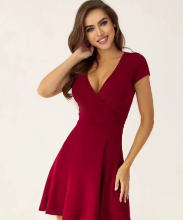 Burgundy deep V short-sleeved dress