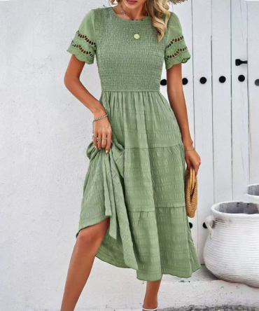 Hollow-out sleeves waist pleated dress