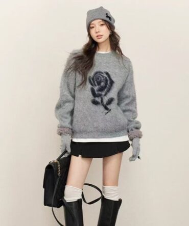 Floral pattern round-neck sweater