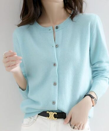 Round-neck button knitted cardigan