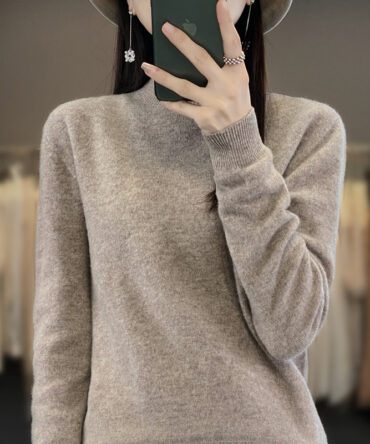 Half-high collar knitwear