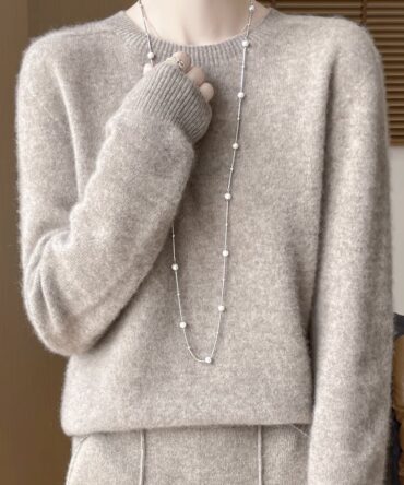 Round-neck short knitwear