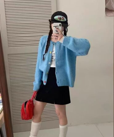 Colorful button round-neck knitted cardigan